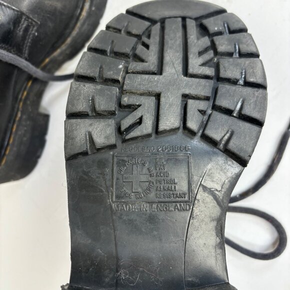 Size 9 Dr Martens Insulated Boots - Picture 5 of 5
